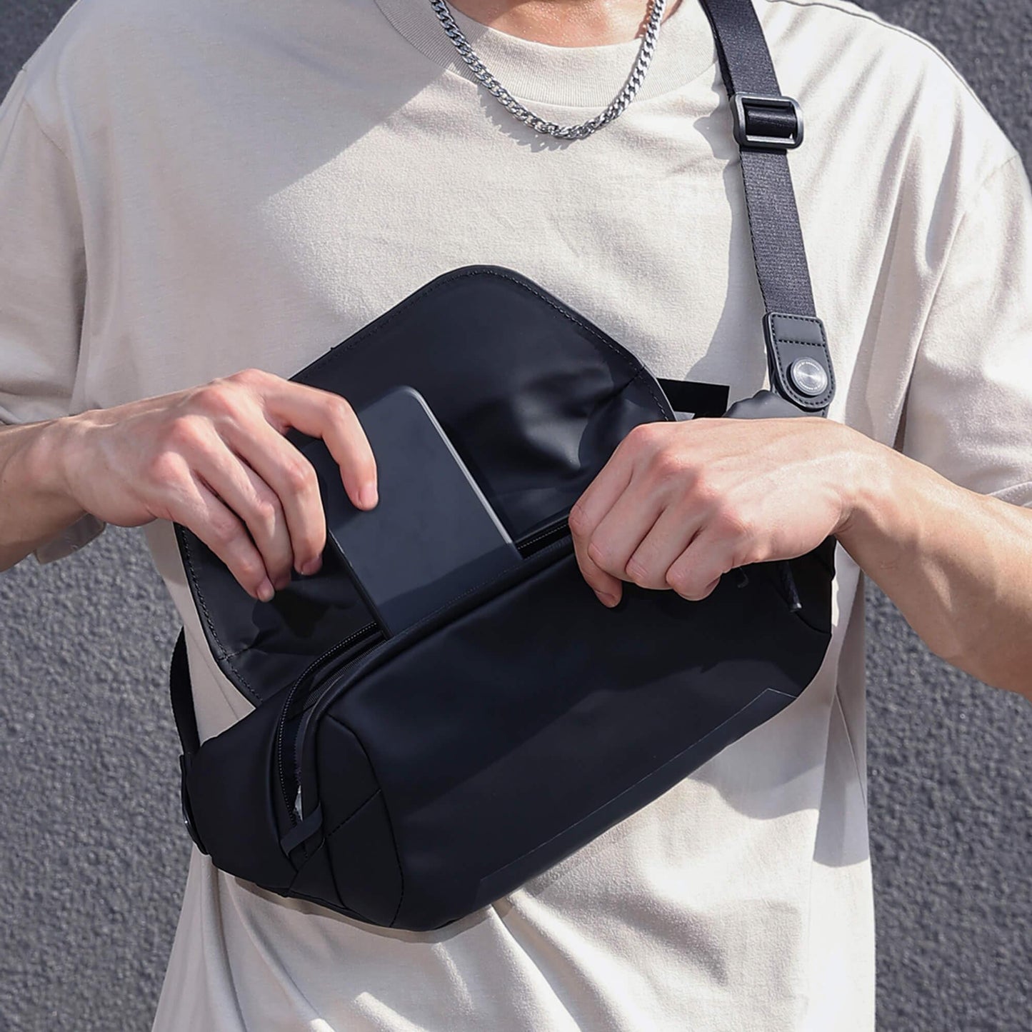 Model showcasing the Kingsons sling bag ks3248w