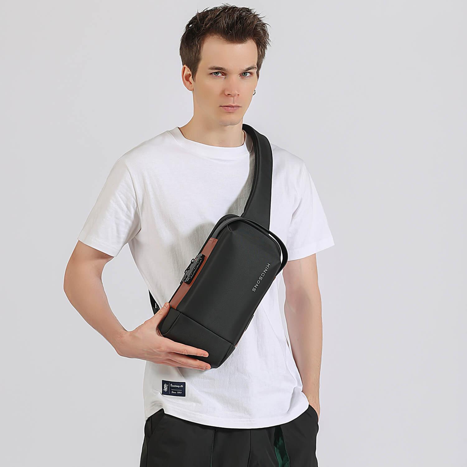 Model showcasing the Kingsons backpack ks3305w