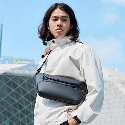 Model showcasing the Kingsons backpack ks3266w