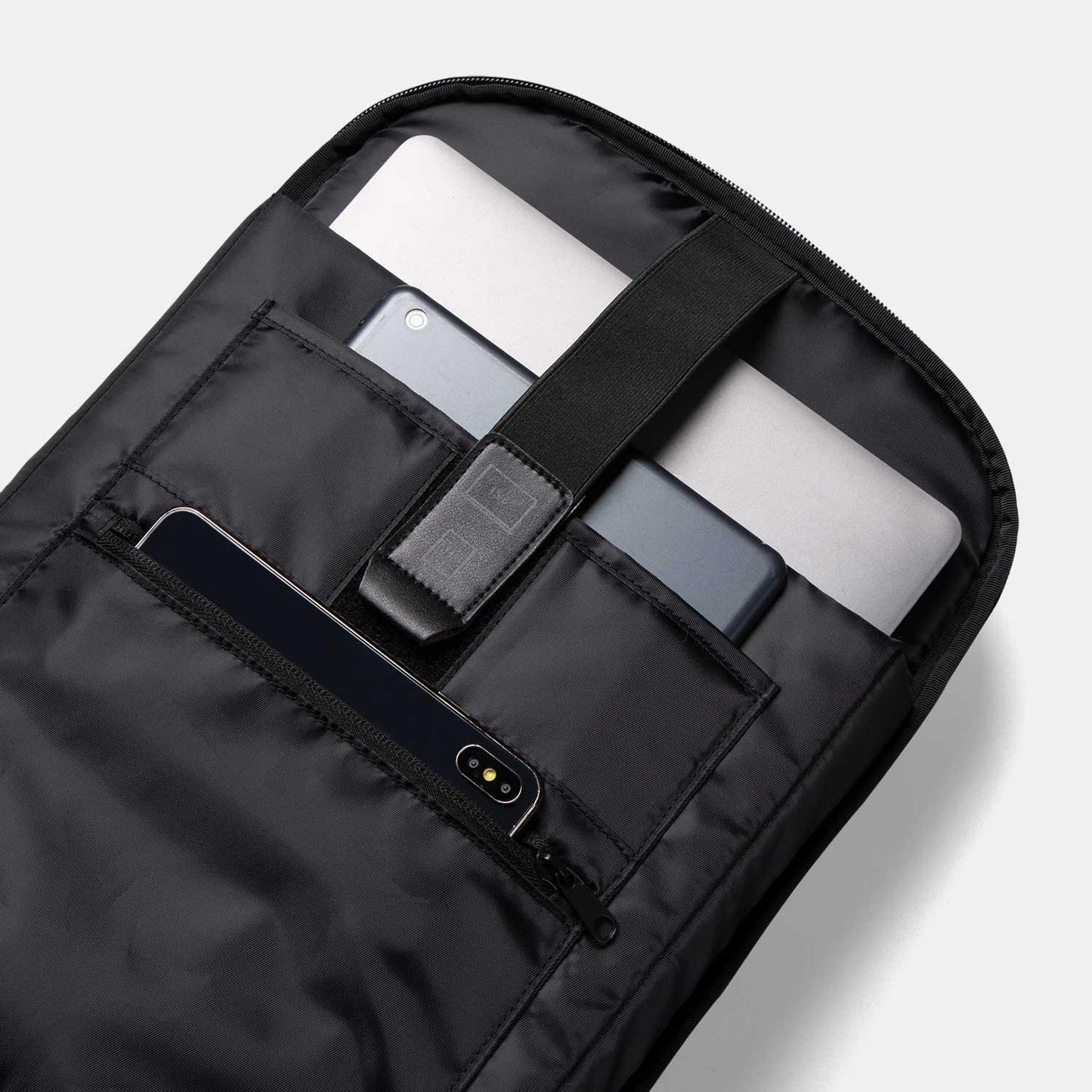 Kingsons backpack KS3233W-A interior with separate compartments for 15.6-inch laptop and 11-inch tablet