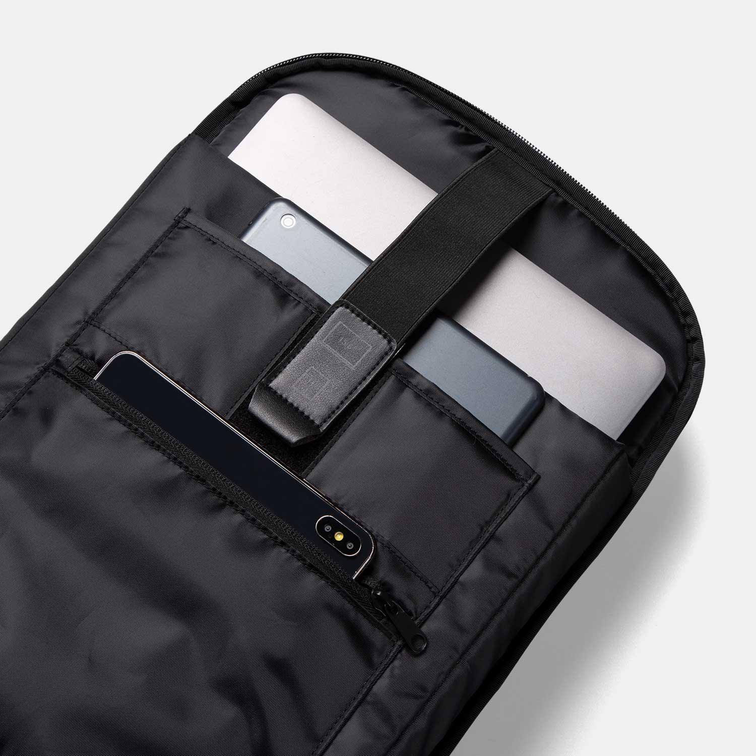 Kingsons backpack KS3233W-A interior with separate compartments for 15.6-inch laptop and 11-inch tablet